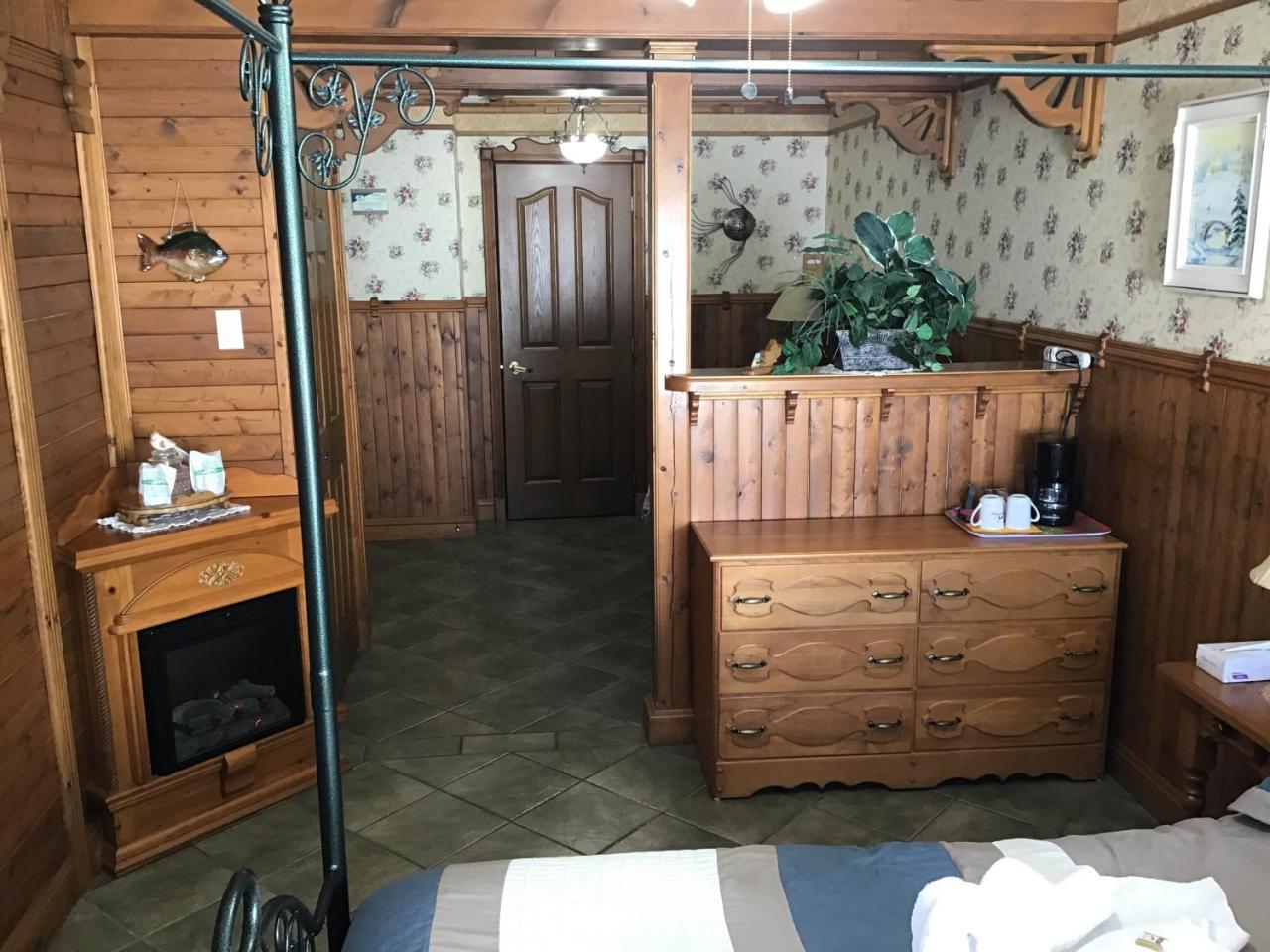 Auberge La Cote D'Or Petite-Riviere-Saint-Francois Esterno foto